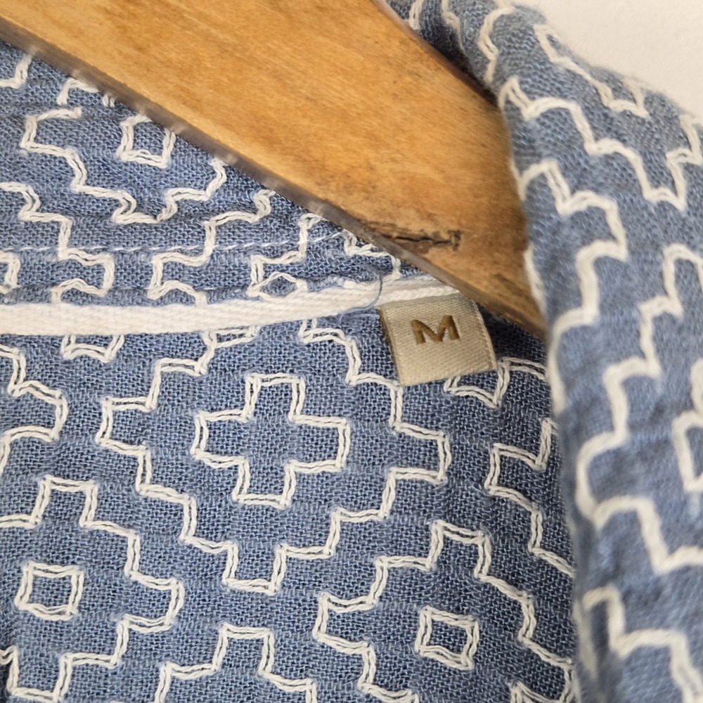 Common People Men's Textured Linen Blend Shirt Blue Geometric Embroid Size M NWT - Picture 5 of 11